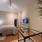 Zsigmond Gardens Cosy Flat